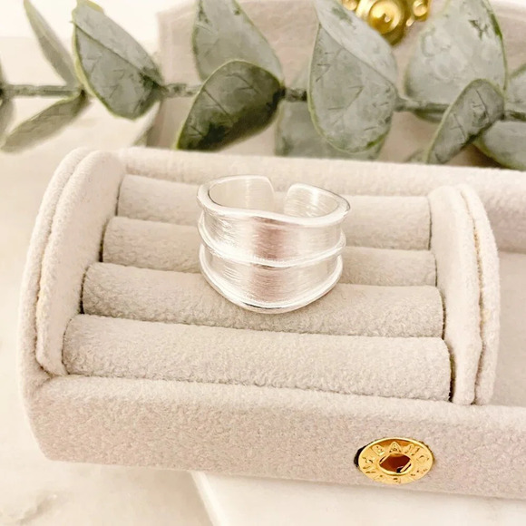 925 Sterling Silver Chunky Ring Statement Ring Brushed Ring Matte Large Ring - Picture 4 of 10